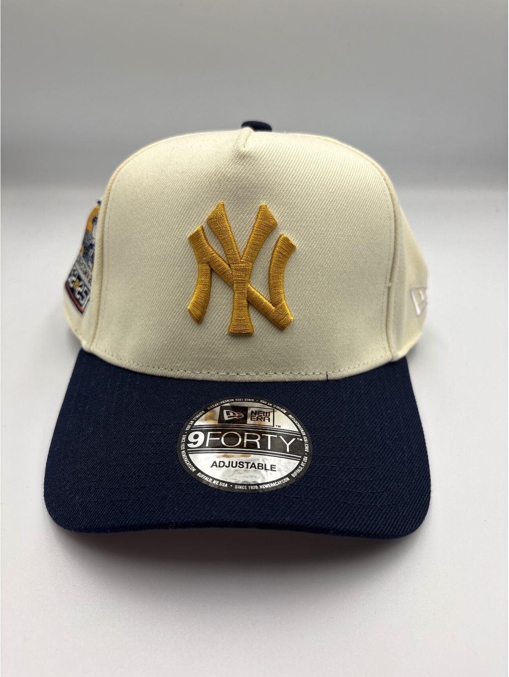 New Era 9FORTY Adjustable New York Yankees Cap with Commemorative Patch